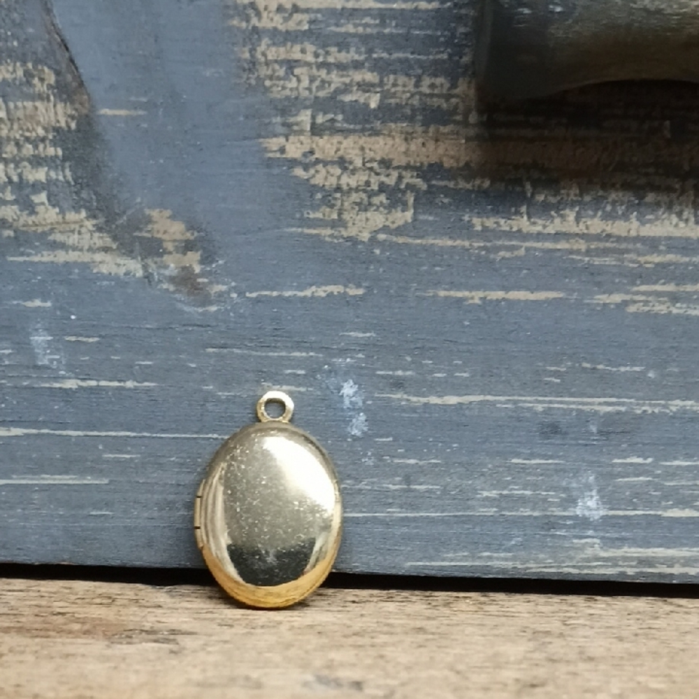 Vintage Gold Locket Pendant